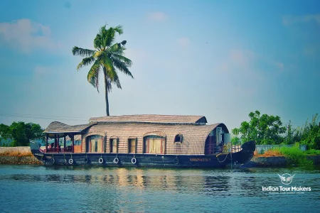 4 Days 3 Nights Alappuzha Honeymoon Package