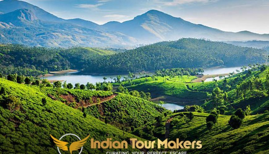 Explore the Beauty of Kerala with a House Boat Tour Package by Indian Tour Makers