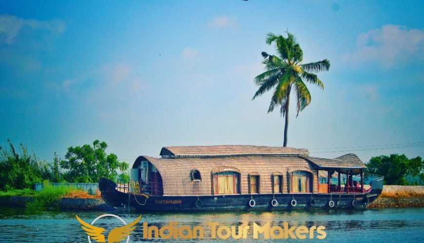 Romance Amidst the Backwaters: Alappuzha (Alleppey) Honeymoon Tour Package with Indian Tour Makers