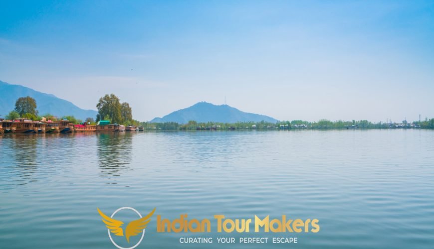 Exploring the Enchanting Kochi-Alappuzha Backwaters Tour Package with Indian Tour Makers